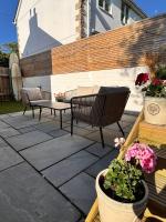 Cottage Close To Beach-With Parking-Garden-Peaceful Setting - Chambres d’hôtes