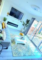 Large House, Home for Contractors- Park Free - B&B