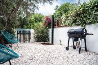 Casa Gemelli a pochi passi da spiaggia Su Giudeu Chia - B&B Chia