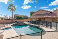 Entertainer's DREAM! 7 bedroom/4 bath w HEATED POOL & SPA (SLEEPS 16) - Ferienwohnung Phoenix