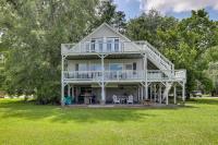 Spacious Riverfront Cottage with Dock in Green Pond! - Bed and Breakfast Green Pond