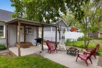 Bo's Rustic Cottage Cozy and Charming with Hot Tub and Fenced Yard - Bed and Breakfast Billings
