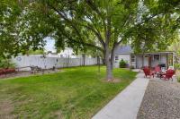 Bo's Rustic Cottage Cozy and Charming with Hot Tub and Fenced Yard - Chambres d’hôtes Billings