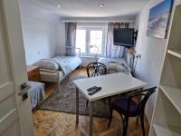 Basic Driepersoonskamer met Gedeelde Badkamer