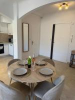 Charmant T2 rénové avec grande terrasse - B&B Le Cannet