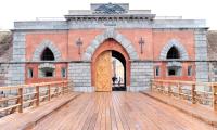Picturesque apartment into antique fortress - B&B