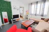 Lofty Living Skopje Squre - Bed and Breakfast Skopje