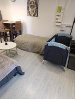 Grand studio dans maison parking privé gratuit - Bed and Breakfast Eschentzwiller