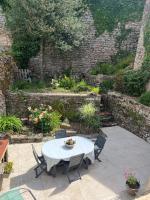 Maison cosy en plein centre ville - Bed and Breakfast Semur-en-Auxois