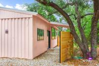 The Driftwoods - Pink Container House - B&B