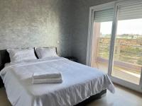Beautiful, Bright and modern 3 bedroom apartment - B&B Casablanca