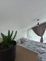 Studio mit Balkon
