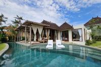 Villa DiYara Ubud - 6000 Sq Ft Private Villa - Stunning Rice field View - Big pool & garden - B&B