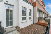 Airy and Modern 1 BR apartment walk to centre - B&B
