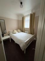 7 Bed Home - 1 minute walk to Anfield Stadium! - B&B Liverpool