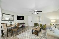 Spacious and Stylish Apartment right by AT&T Stadium! - B&B Arlington