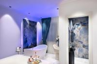 Kamer met Queensize Bed en Bubbelbad