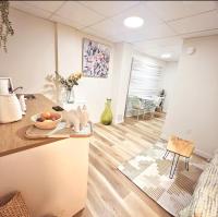 Cozy Basement Suite Winnipeg Walk to Transit - B&B Winnipeg