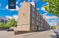 Baldovan Heights - INVOICE and REDUCED PRICE only via SUNRISE SHORT LETS DUNDEE, 3 Rooms, 6 Beds, TV's and Fans Each Room, Fully Equipped, 5 mins to Centre and Ring Road, Perfectly Suited to Groups and ONLY 5 Mins to STANNERGATE Ports - Chambres d’hôtes Dundee