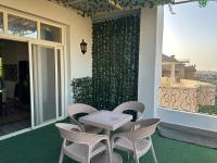 Laid-Back Rooftop Boho Cozy 2BR, Outdoor Charm - Ferienwohnung Kairo