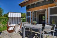 Ferienhaus Boddenbrise 13 Feriendorf Klein Stresow Rügen by ruyastay - B&B Putbus