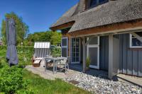 Ferienhaus Boddenbrise 13 Feriendorf Klein Stresow Rügen by ruyastay - B&B Putbus
