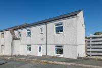 4BR New Build - Near Ferry Port - Great for Groups - B&B Holyhead