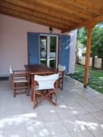 Thalassa Beach House, Marathonas-Aegina - Bed and Breakfast Kapótides