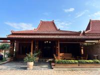3 BR Java House ONLY 5 mins to Prambanan Temple - B&B