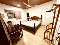 Studio Lit King-Size