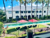 Elysium in Palm Cove Mango Lagoon Resort - B&B