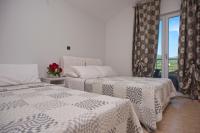 Habitación Triple con terraza