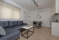 Azzurro Apartments with Swimming pool - Bed and Breakfast