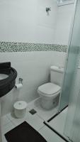 Apto com 1 suíte a 30 mts da Praia do Tombo Guarujá - B&B Guarujá