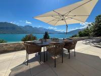 Appartement à 100mètres du lac avec terrasse privée - Vue panoramique sur le lac - B&B Sevrier