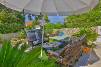 Apartments - House Monarch - beach, center & shared pool access - Chambres d'hôtes Sutivan