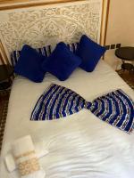 Deluxe Room (2 Adults + 1 Child)