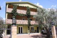 Apartments Villa FourTuna - Chambres d'hôtes Bar