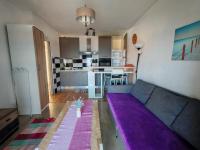 Apartamento de 1 dormitorio con balcón y vistas al mar