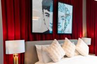 White Sage - Premium Furnished Studio With Large Balcony - B&B