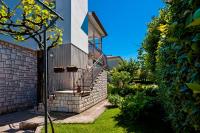 Appartamento con 2 Camere da Letto e Terrazza 