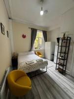Westfield White City studio - B&B London