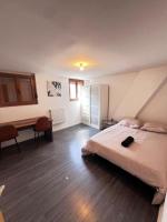 Townhouse 4 bedrooms 4 double beds - B&B Anzin