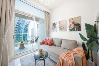 Chic 1-Bedroom Retreat with Stunning Canal View near Burj Khalifa & Business Bay - B&B