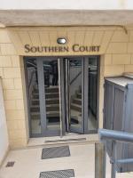 Southern Court Apartment - Bed and Breakfast Il-Ħamrija