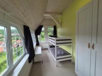 Appartamento con 2 Camere da Letto e Vista Castello