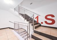 Bright City Apartment Free Parking & 2 Min to Subway - Chambres d'hôtes Vienne