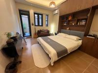 Queen Room with Garden View