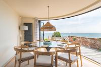 The Beach House at Sandgate by Bloom Stays - B&B Sandgate