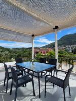 Villa Skinilla with Mountain View - B&B